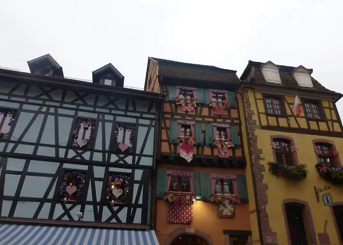 アパート Easycolmar